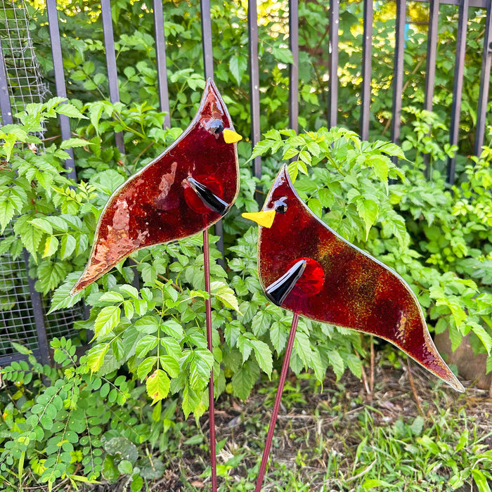 Medium Cardinal Garden Stake
