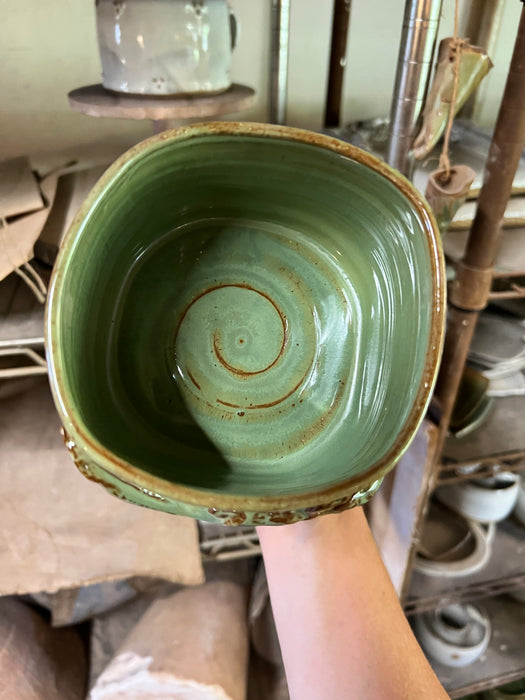 Seconds Sale: Alligator Bowl