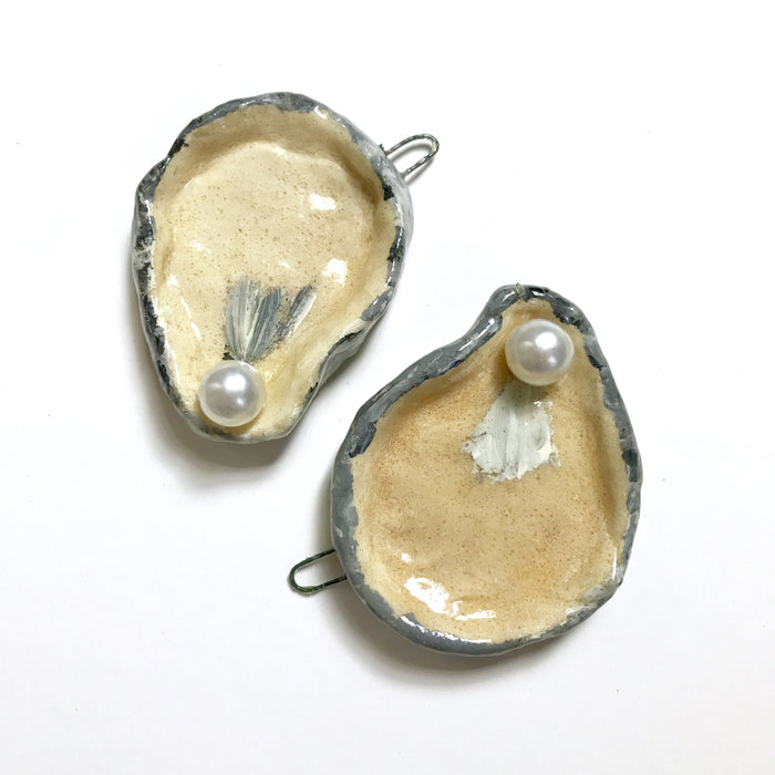Ornament: Oyster