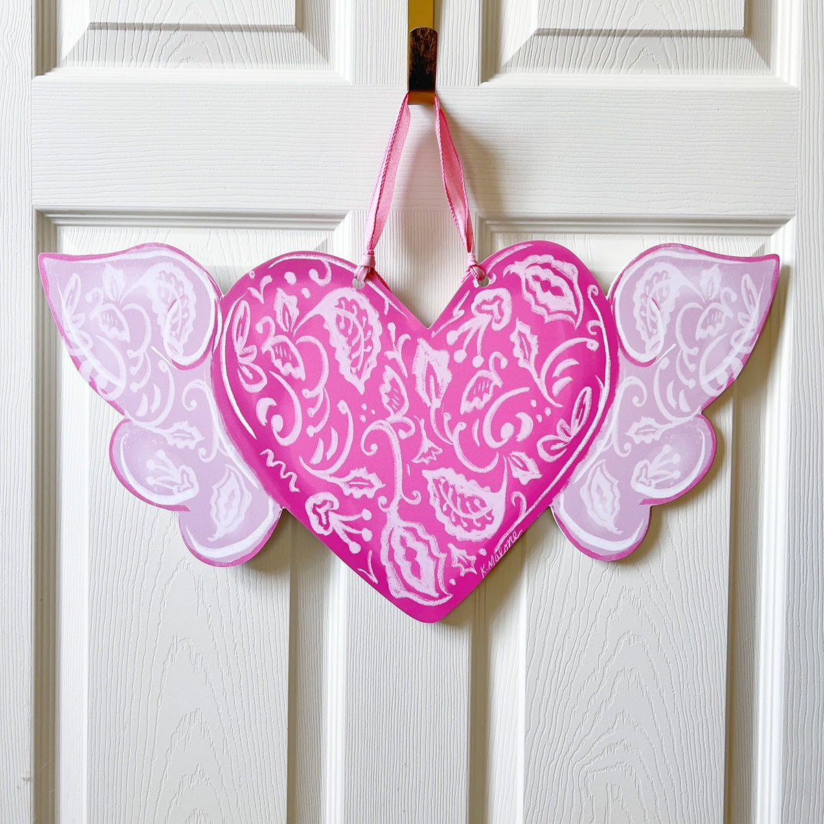 Handcrafted Beauty: Carved and Painted Wooden Heart Decor – GLORY HAUS